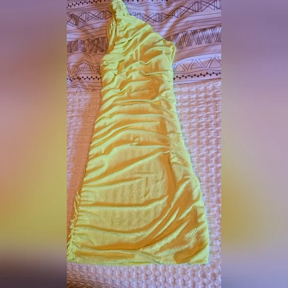 One-Shoulder Yellow Dress - Picture 2 of 7